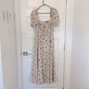 FOREVER 21 - Floral midi fit and flare puffu sleeves square neck floral large